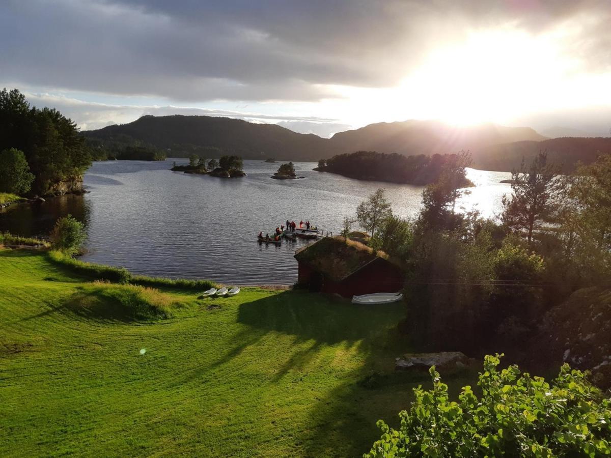 Teigen Leirstad, Feriehus Og Hytter Eikefjord Extérieur photo