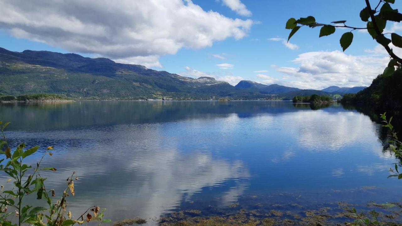 Teigen Leirstad, Feriehus Og Hytter Eikefjord Extérieur photo